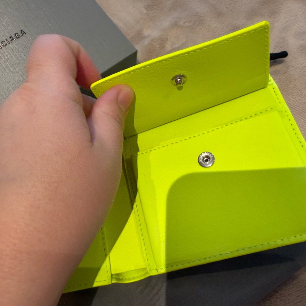 Balenciaga Neon green Repeating Logo Bifold Wallet - Picture 6 of 9